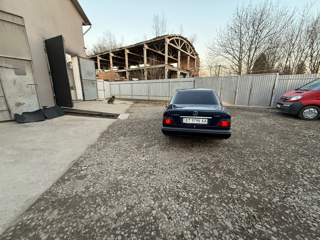 Mercedes-Benz W124 - фото 6