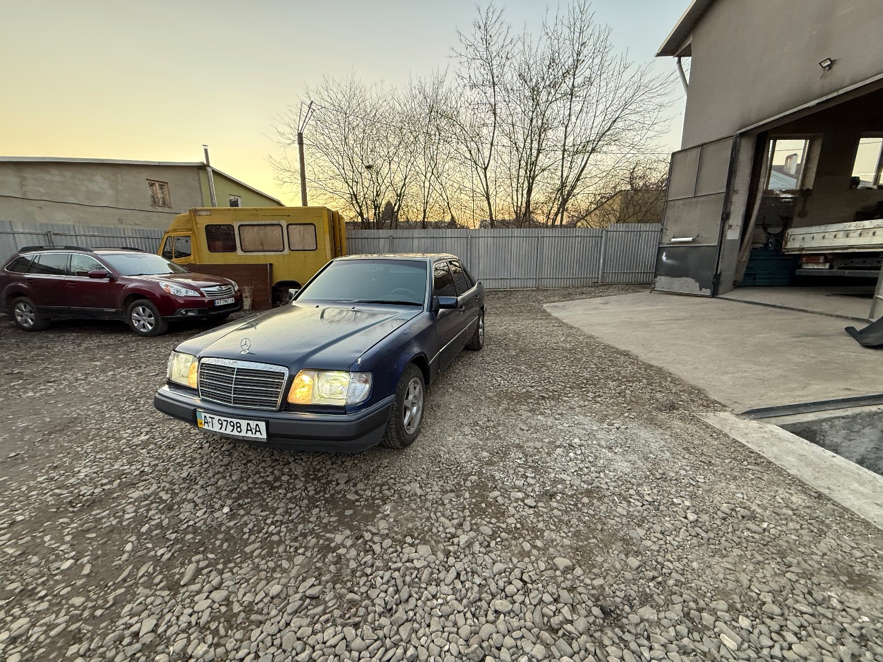 Mercedes-Benz W124 - фото 1