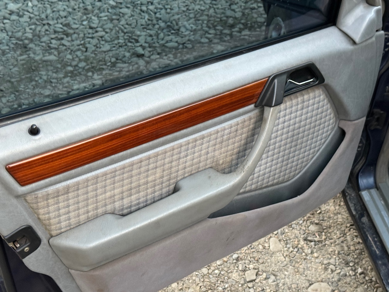 Mercedes-Benz W124 - фото 13