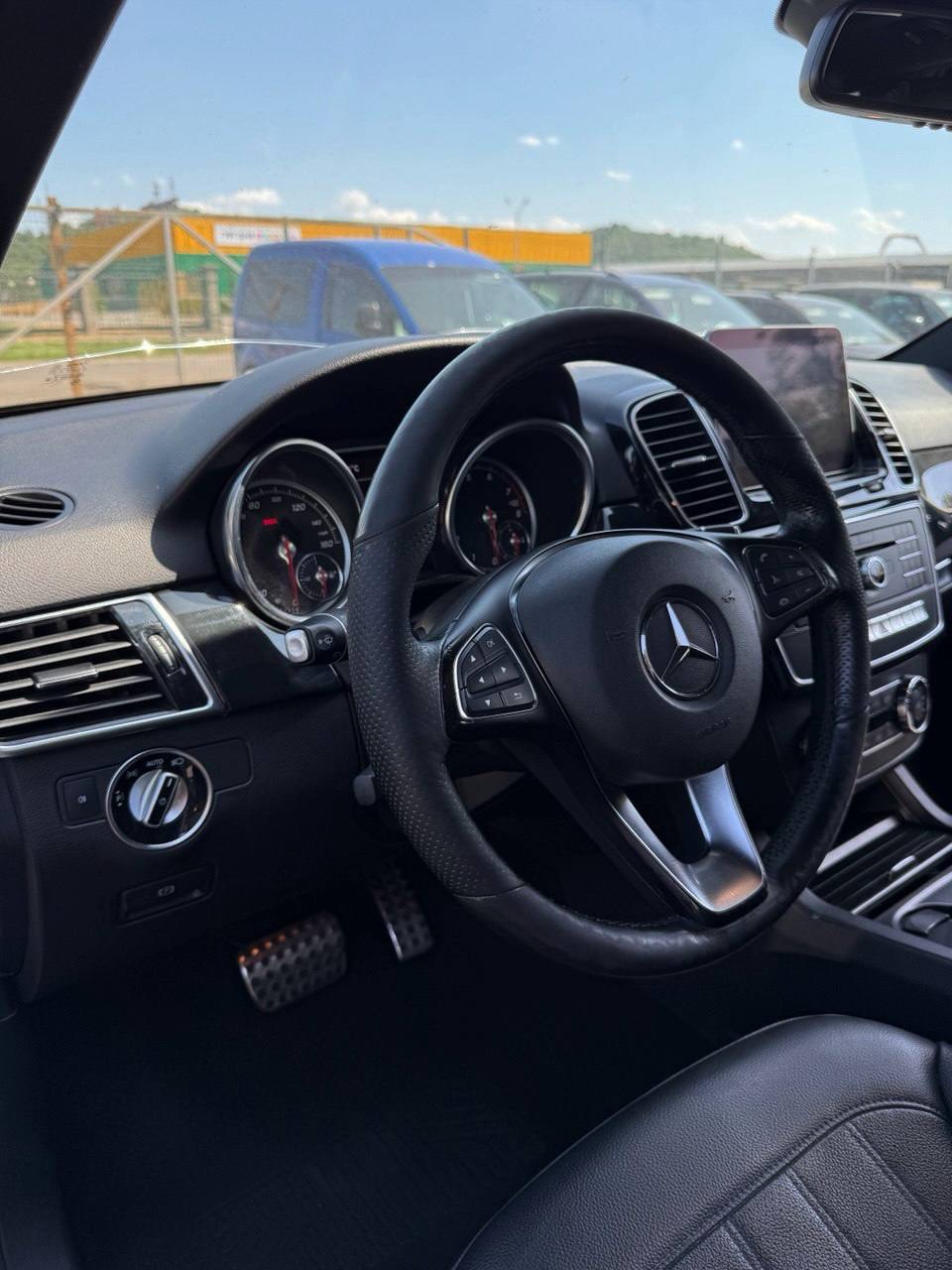 Mercedes-Benz GLE - фото 11