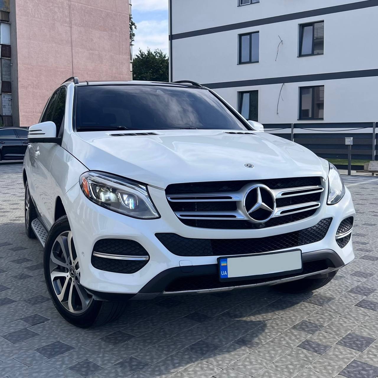 Mercedes-Benz GLE - фото 7
