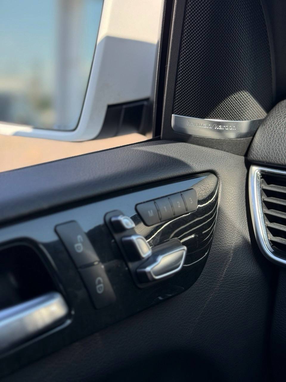 Mercedes-Benz GLE - фото 12