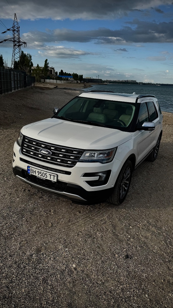 Ford Explorer - фото 1