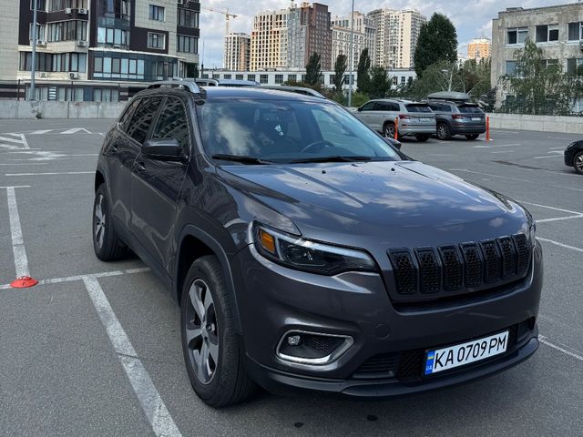 Jeep Cherokee - фото 3