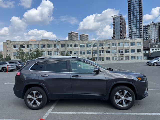 Jeep Cherokee - фото 4