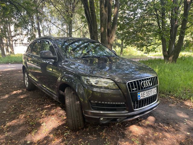 Audi Q7 - фото 1