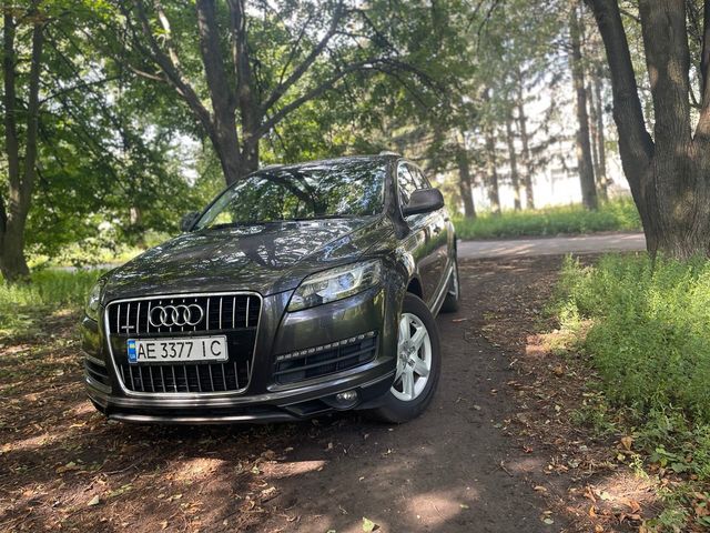 Audi Q7 - фото 5