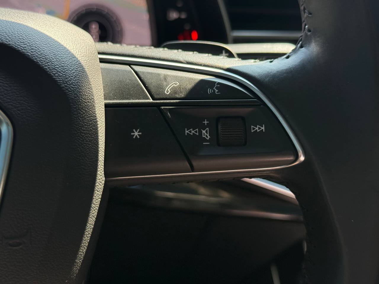 Audi Q7 - фото 40
