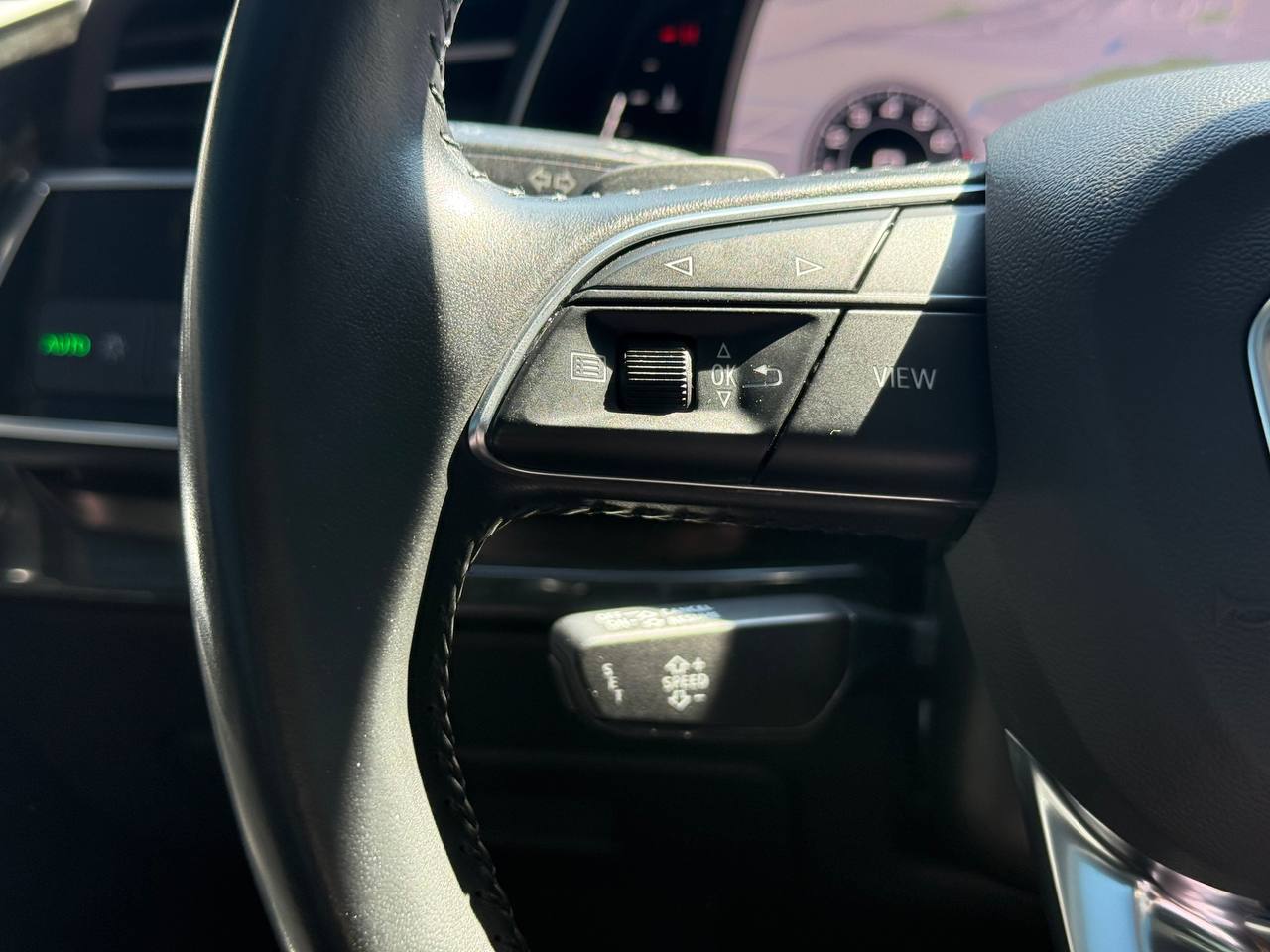 Audi Q7 - фото 39