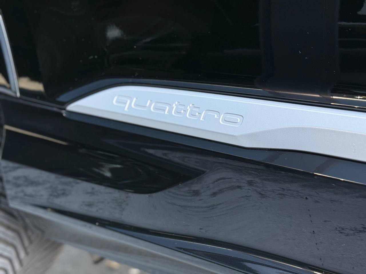 Audi Q7 - фото 11