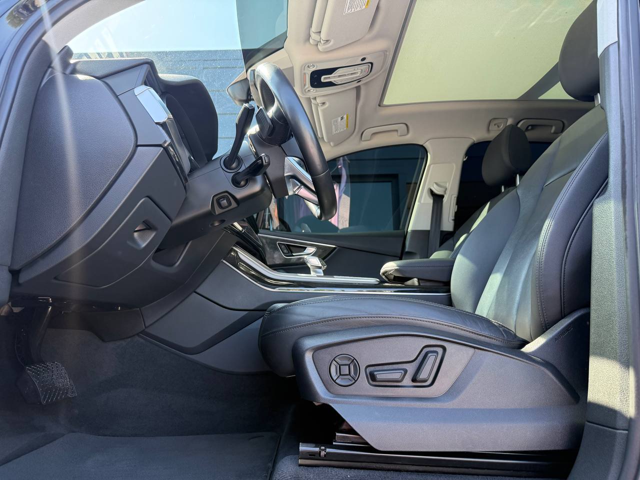 Audi Q7 - фото 33