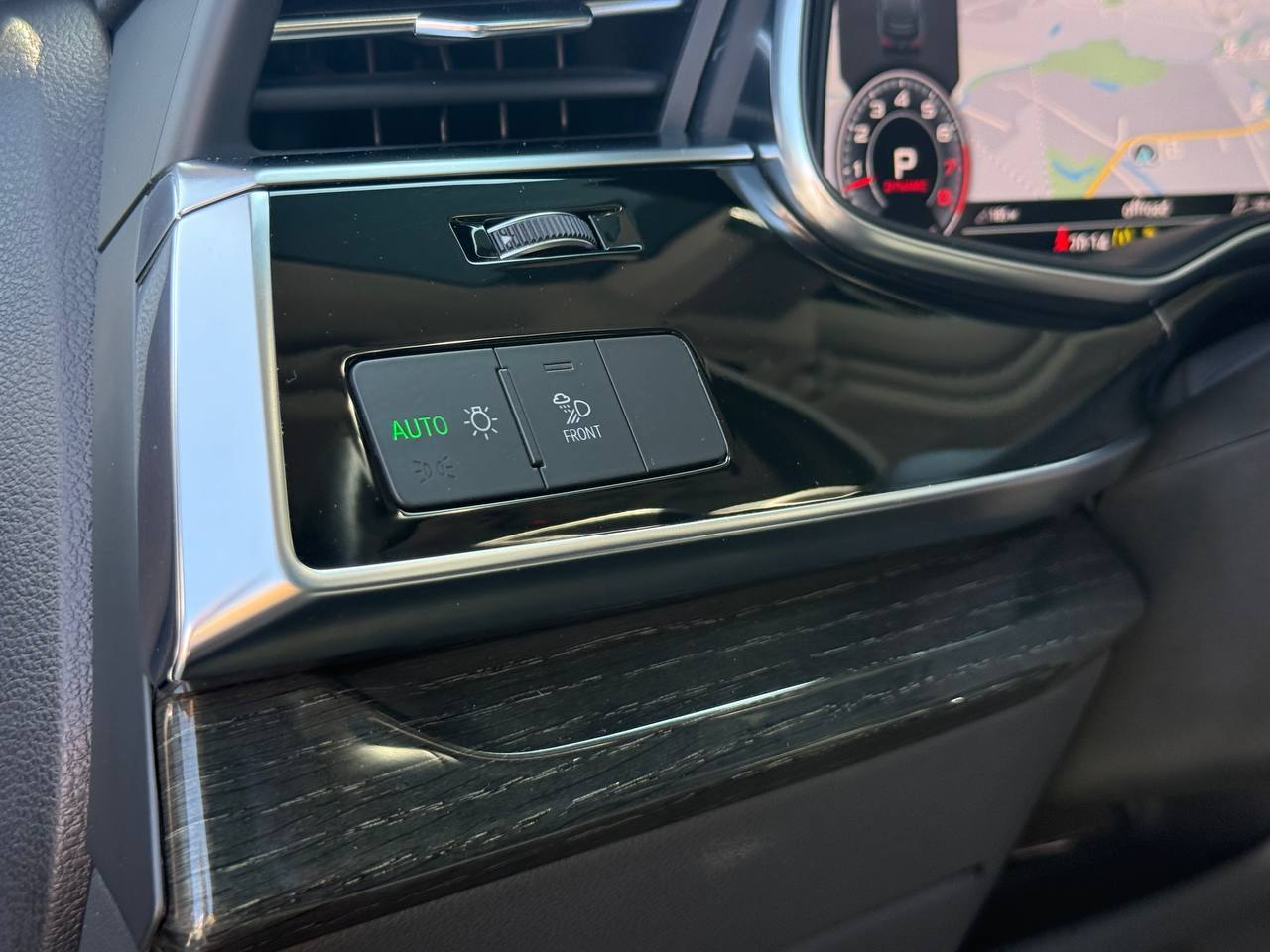 Audi Q7 - фото 36