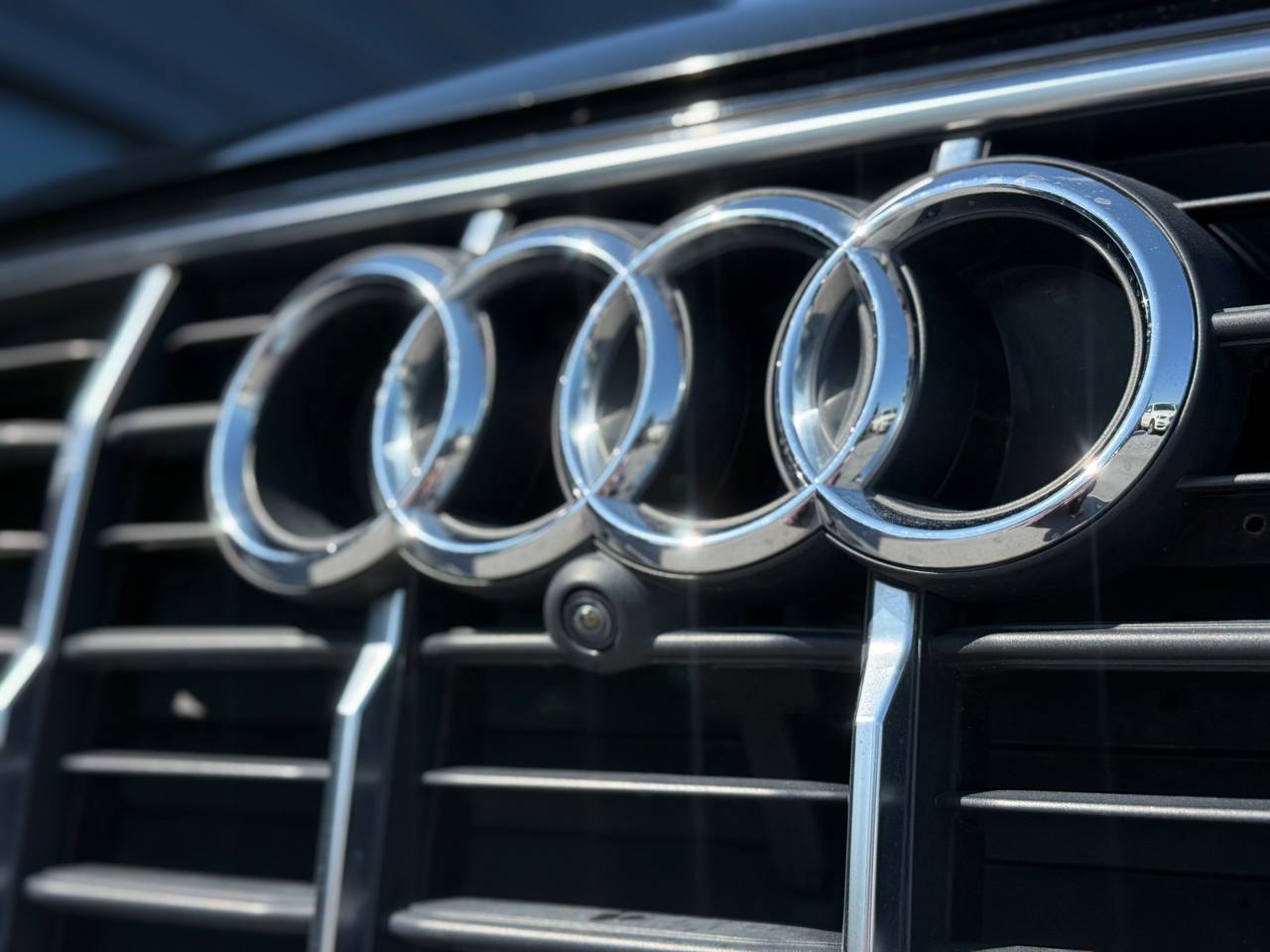 Audi Q7 - фото 22