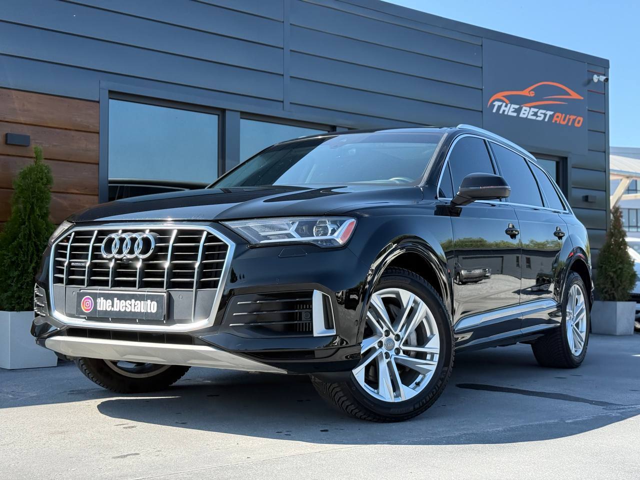 Audi Q7 - фото 1
