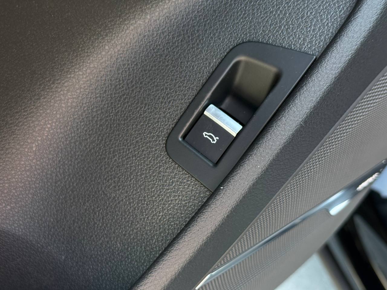 Audi Q7 - фото 30