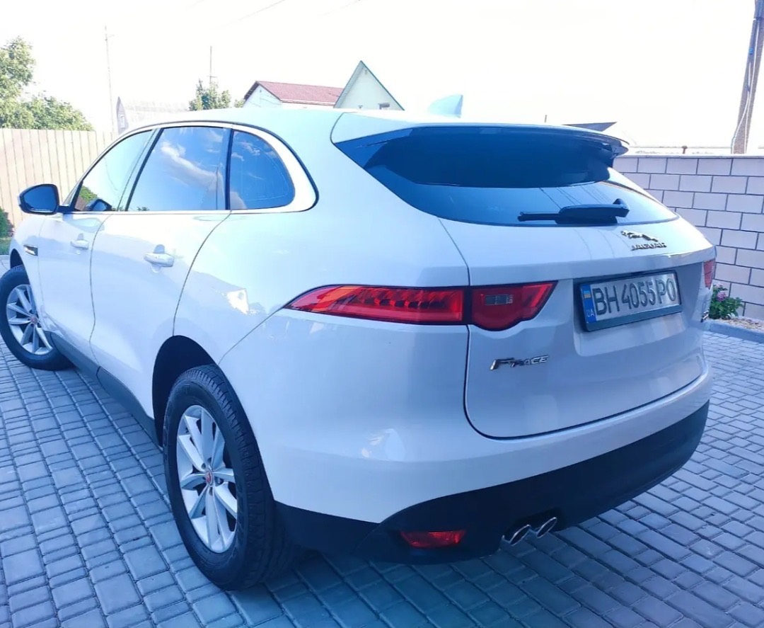 Jaguar F-Pace - фото 7