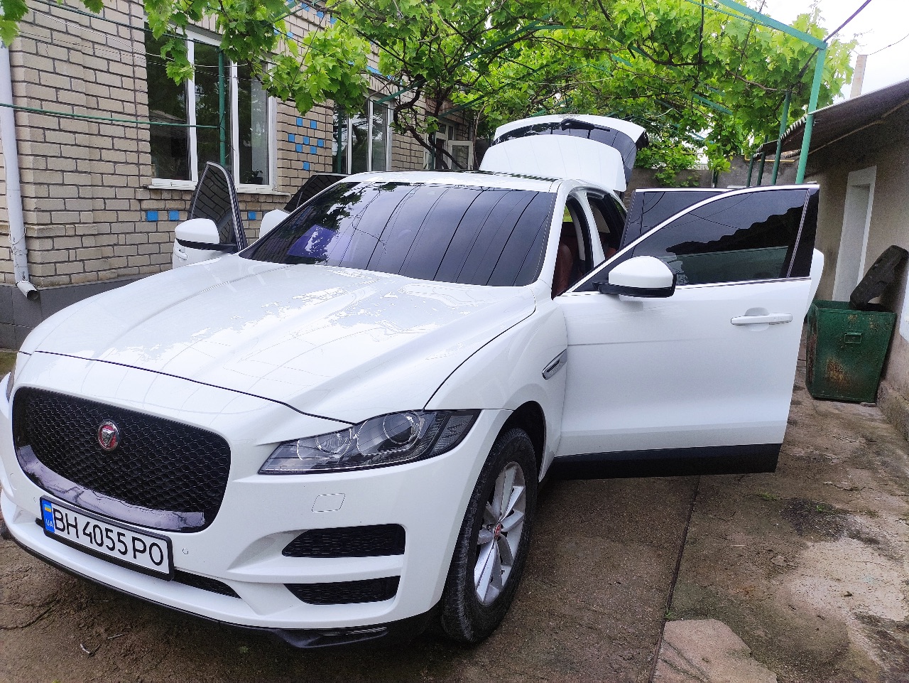 Jaguar F-Pace - фото 5