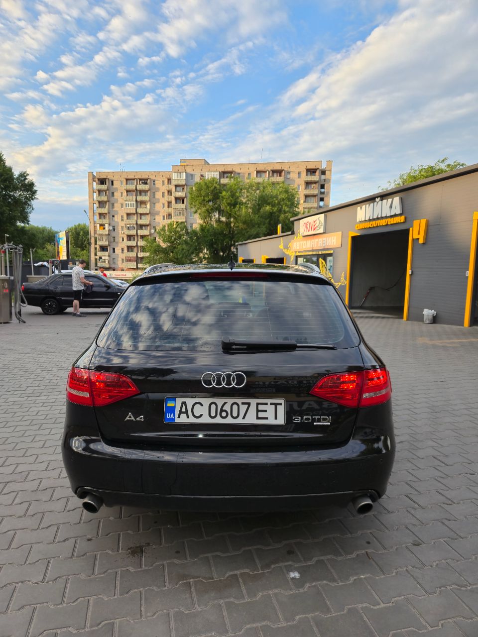 Audi A4 - фото 6