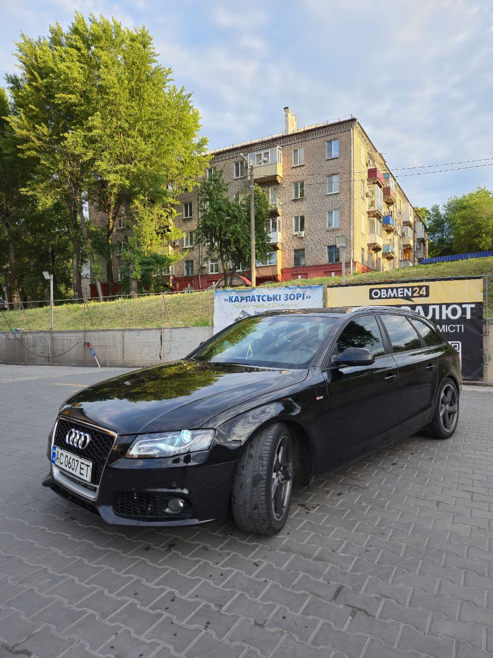 Audi A4 - фото 2