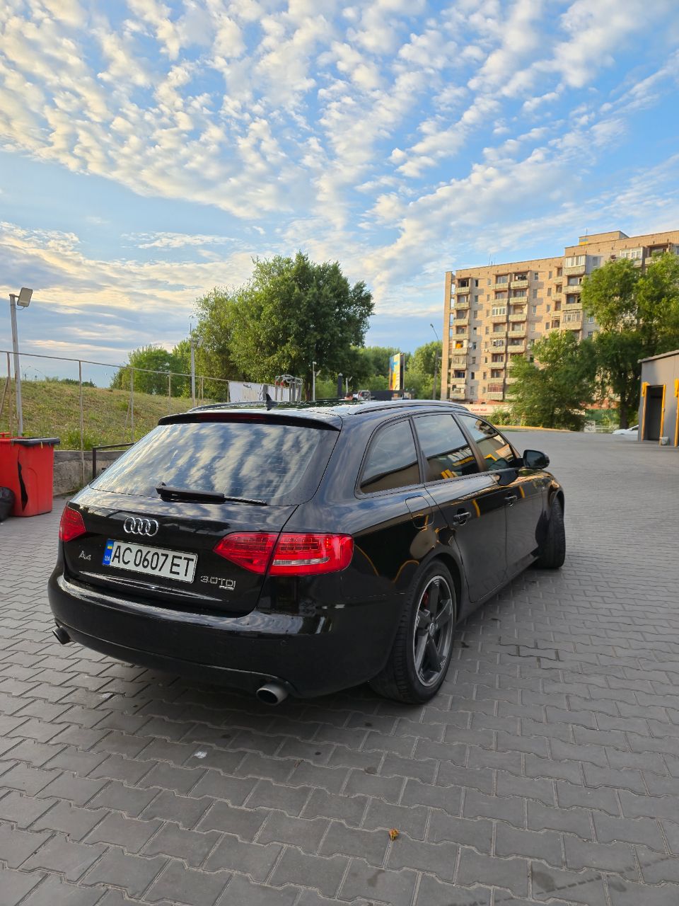 Audi A4 - фото 4