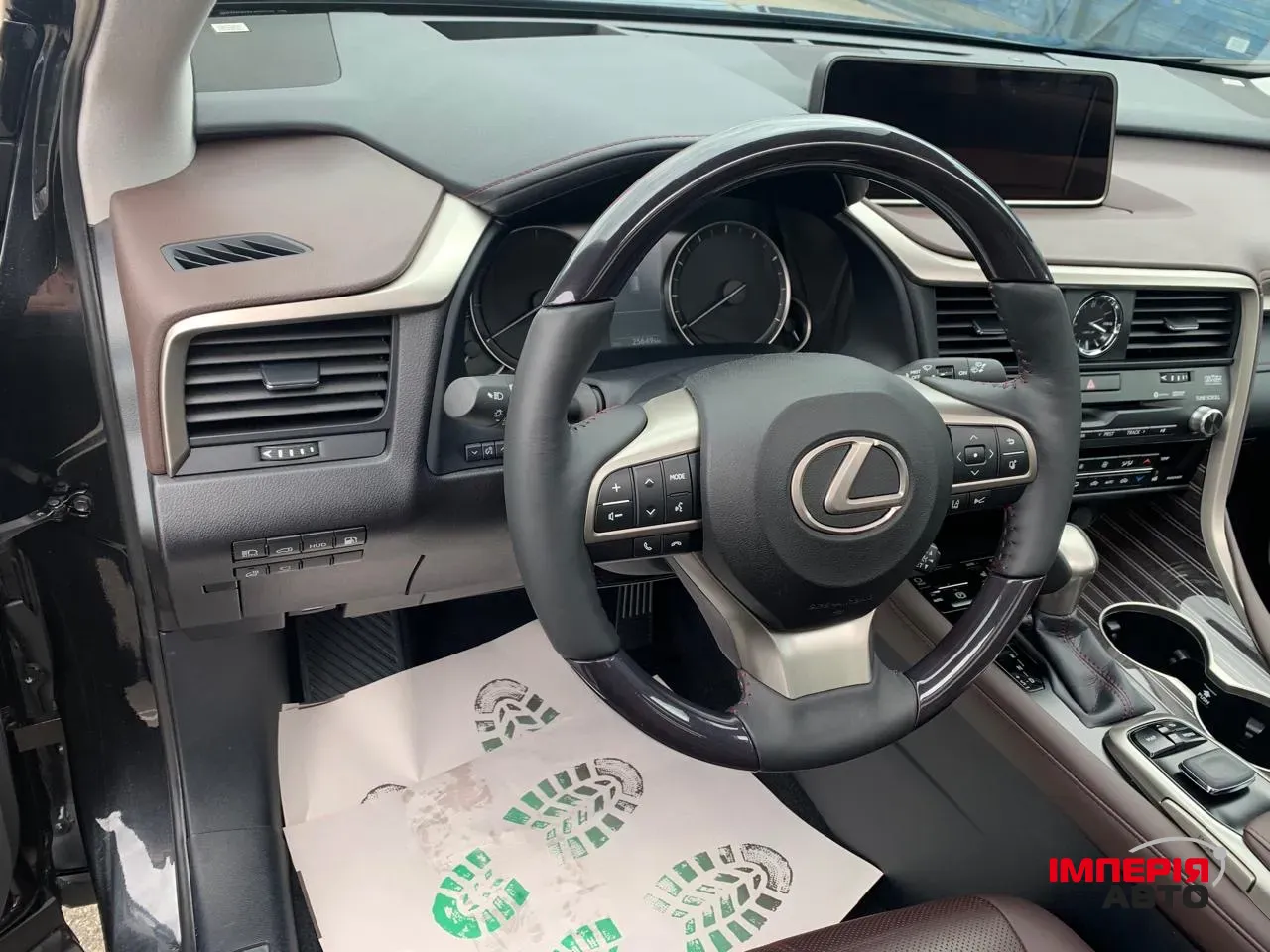 Lexus RX - фото 9