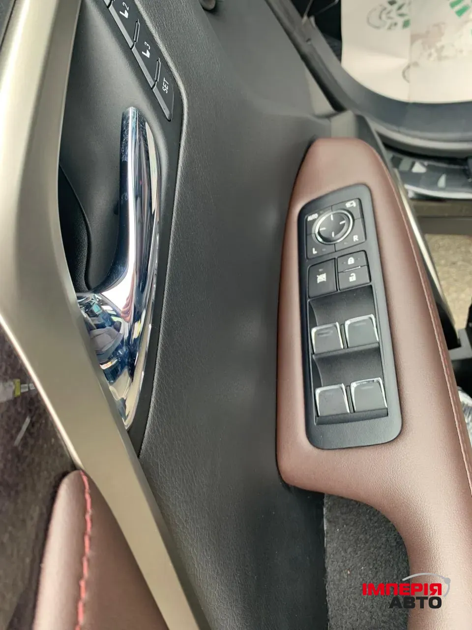 Lexus RX - фото 8