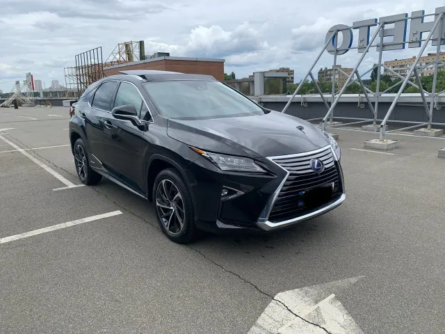 Lexus RX - фото 1