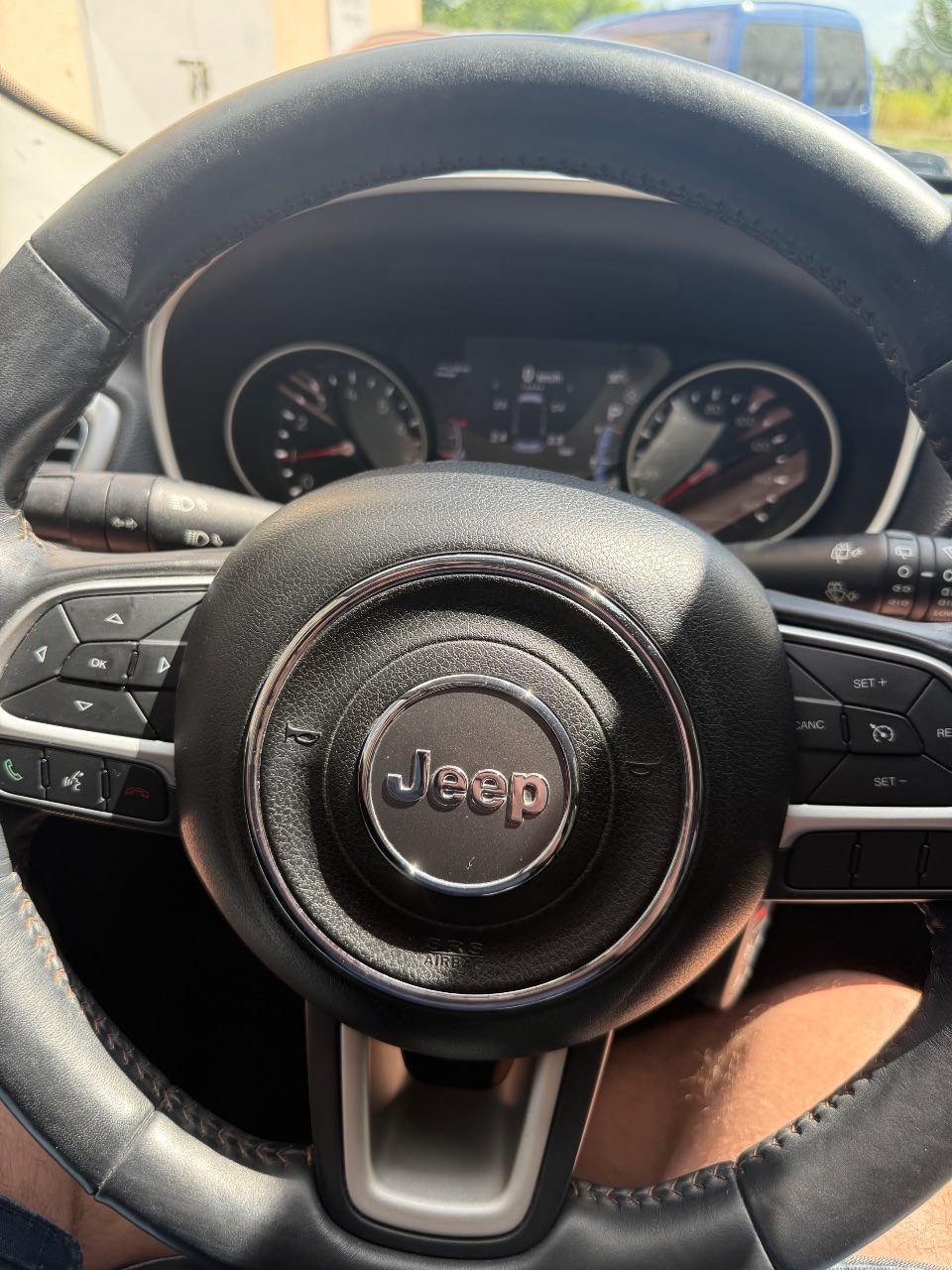 Jeep Compass - фото 16