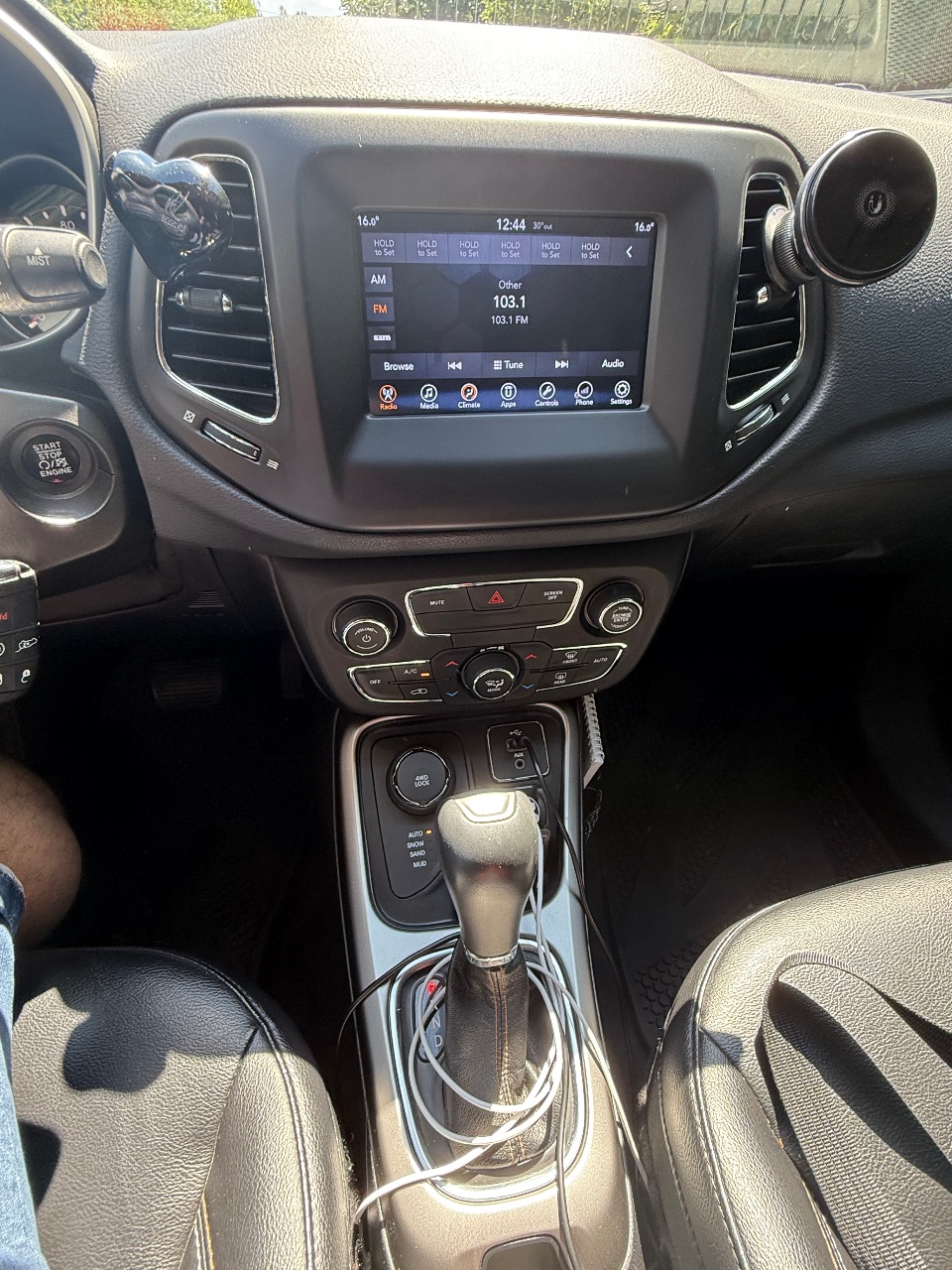 Jeep Compass - фото 12