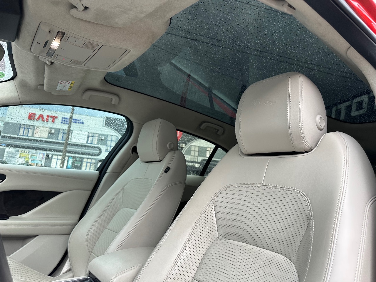 Jaguar I-Pace - фото 5