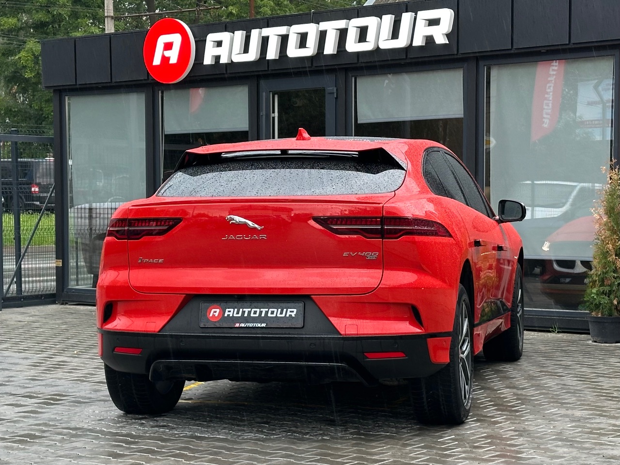Jaguar I-Pace - фото 10