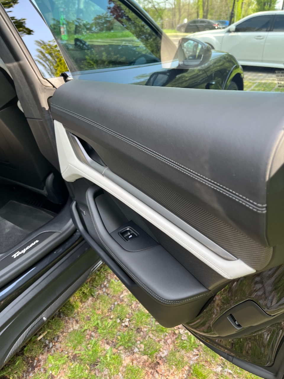 Porsche Taycan - фото 21