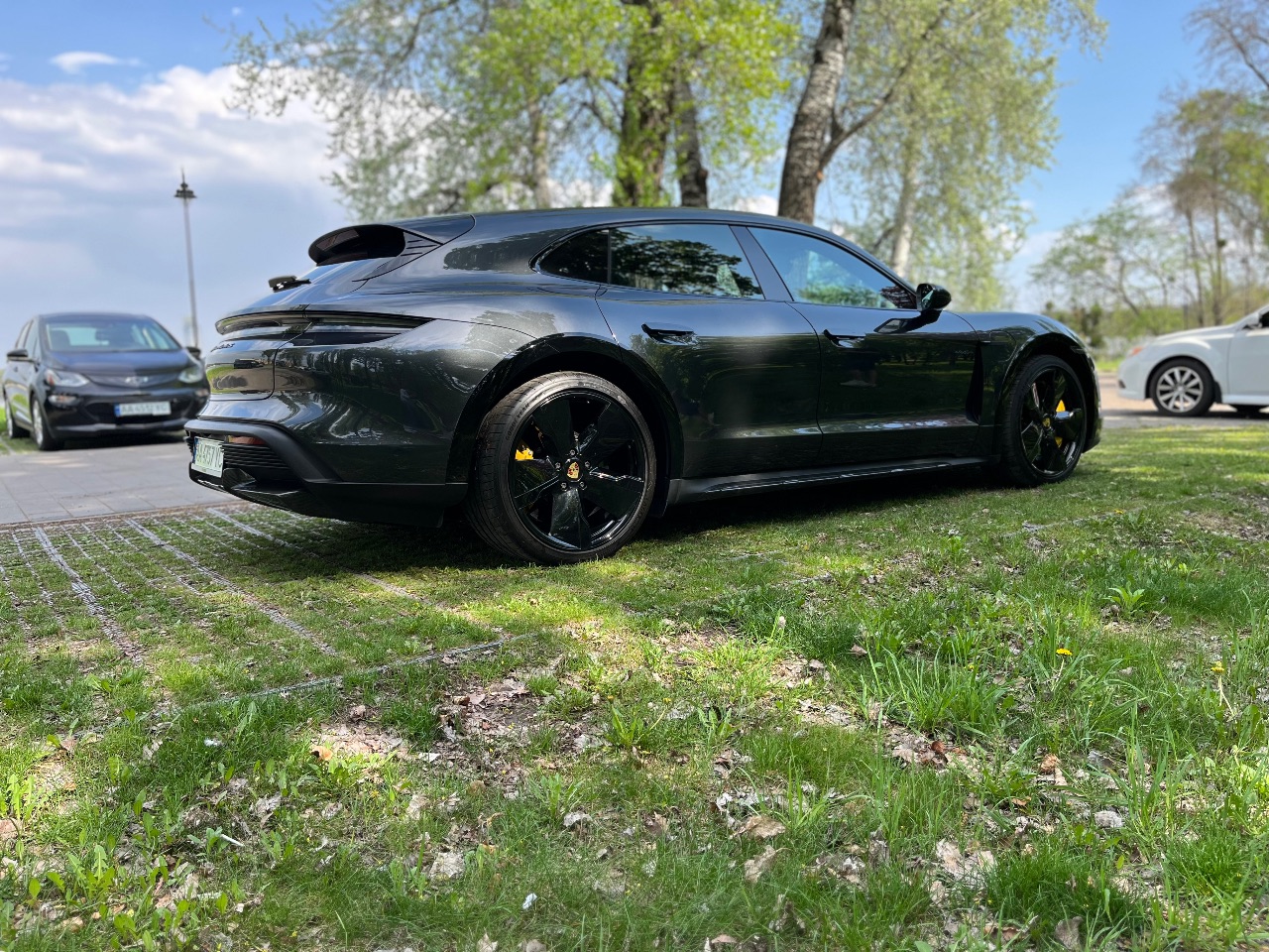 Porsche Taycan - фото 6