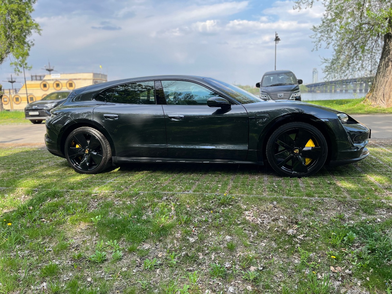 Porsche Taycan - фото 5