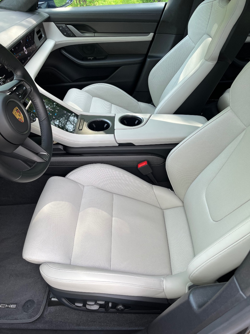 Porsche Taycan - фото 15