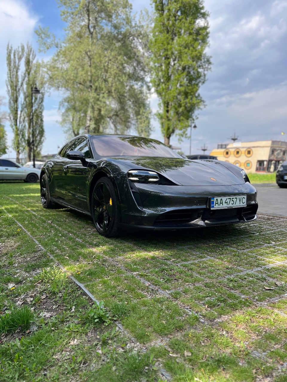 Porsche Taycan - фото 3