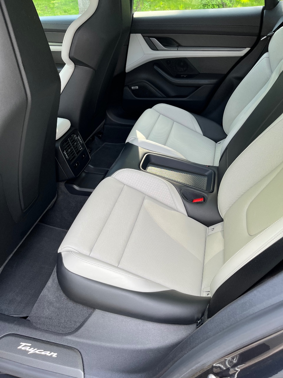 Porsche Taycan - фото 19