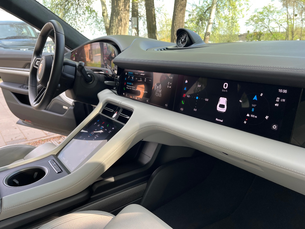 Porsche Taycan - фото 25