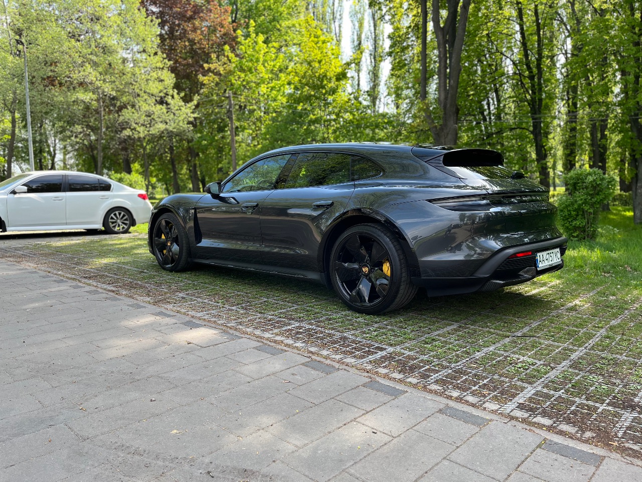 Porsche Taycan - фото 10