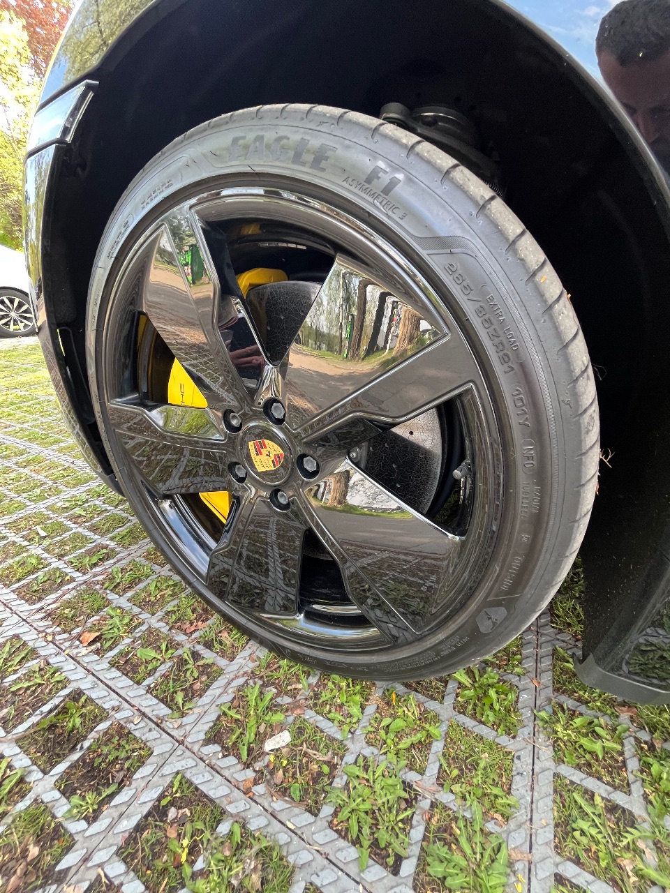 Porsche Taycan - фото 36