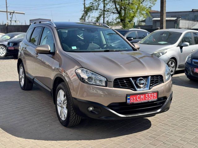 Nissan Qashqai+2 - фото 1