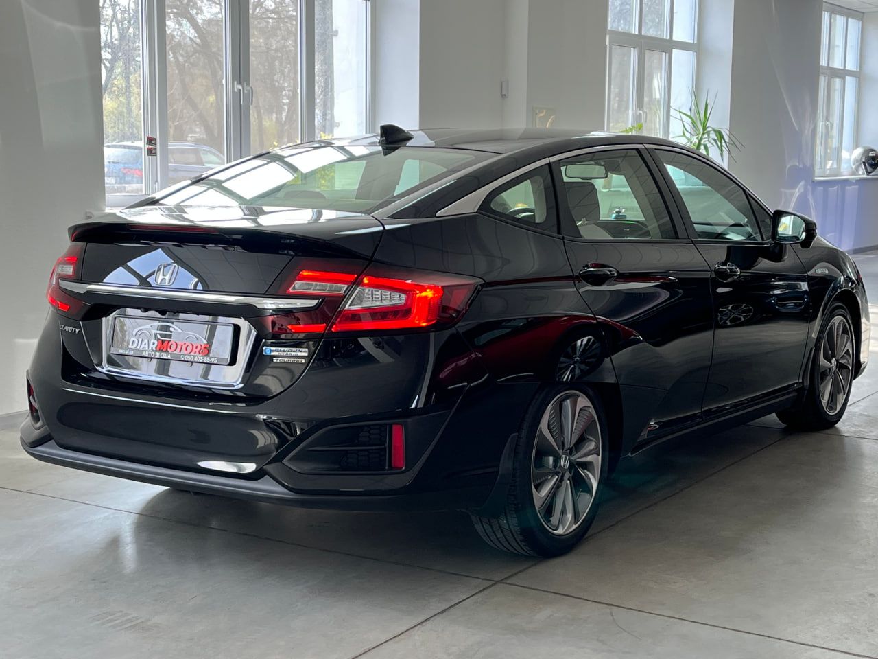 Honda Clarity - фото 4