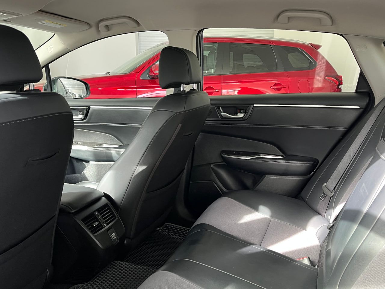 Honda Clarity - фото 6