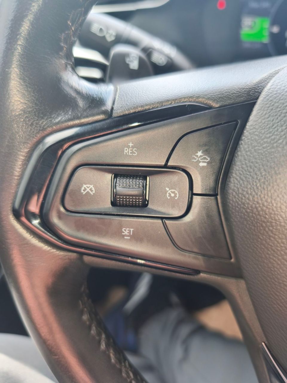 Chevrolet Bolt EUV - фото 21