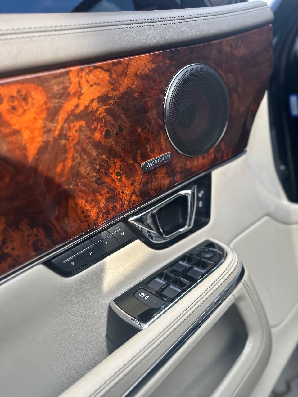 Jaguar XJ - фото 15