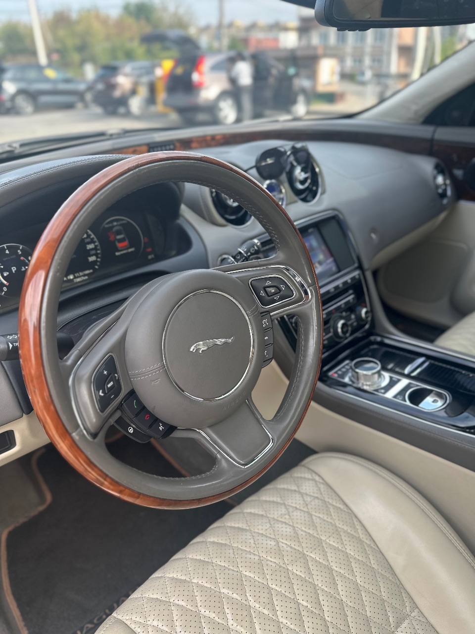 Jaguar XJ - фото 11