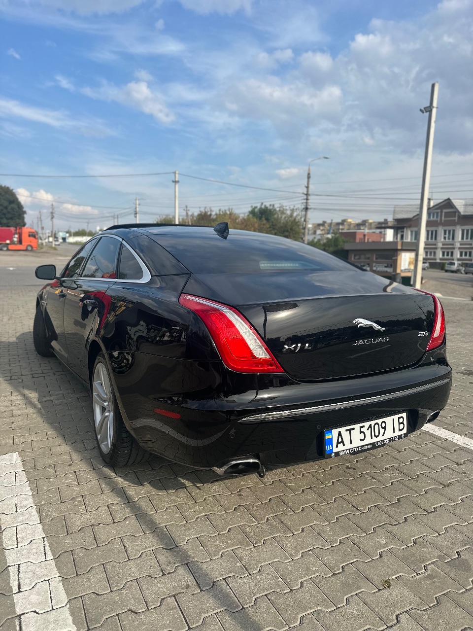 Jaguar XJ - фото 2
