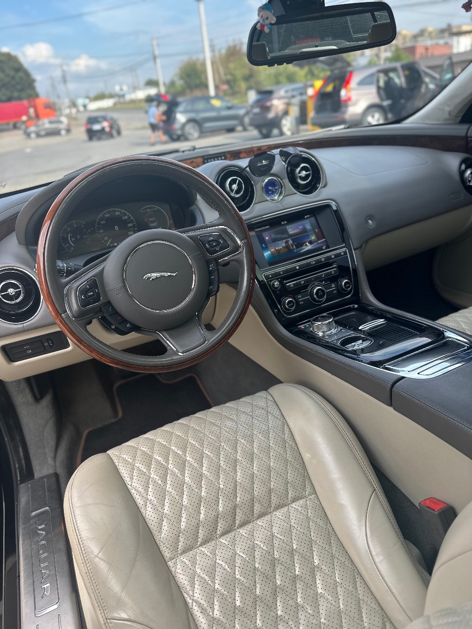 Jaguar XJ - фото 14