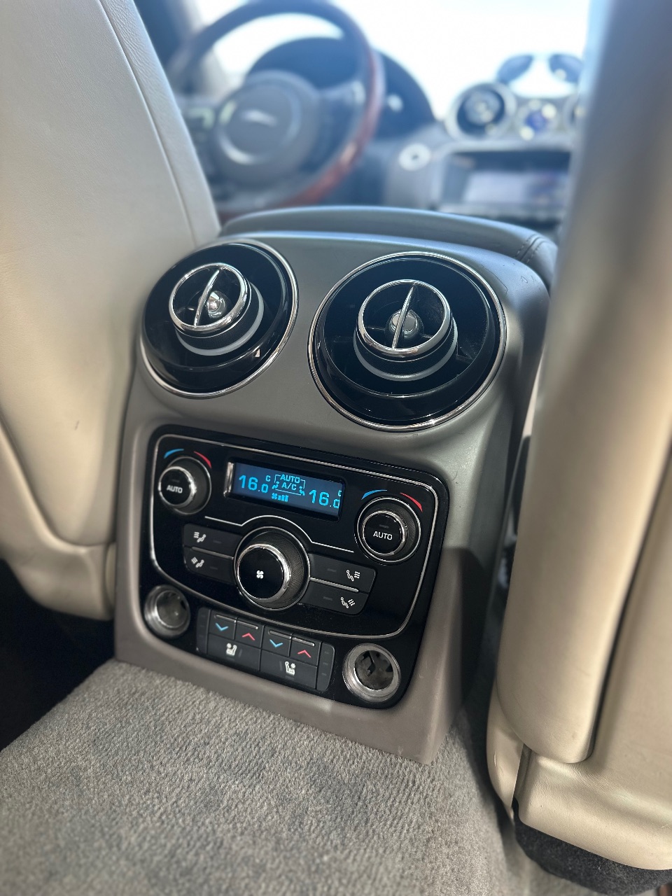 Jaguar XJ - фото 21