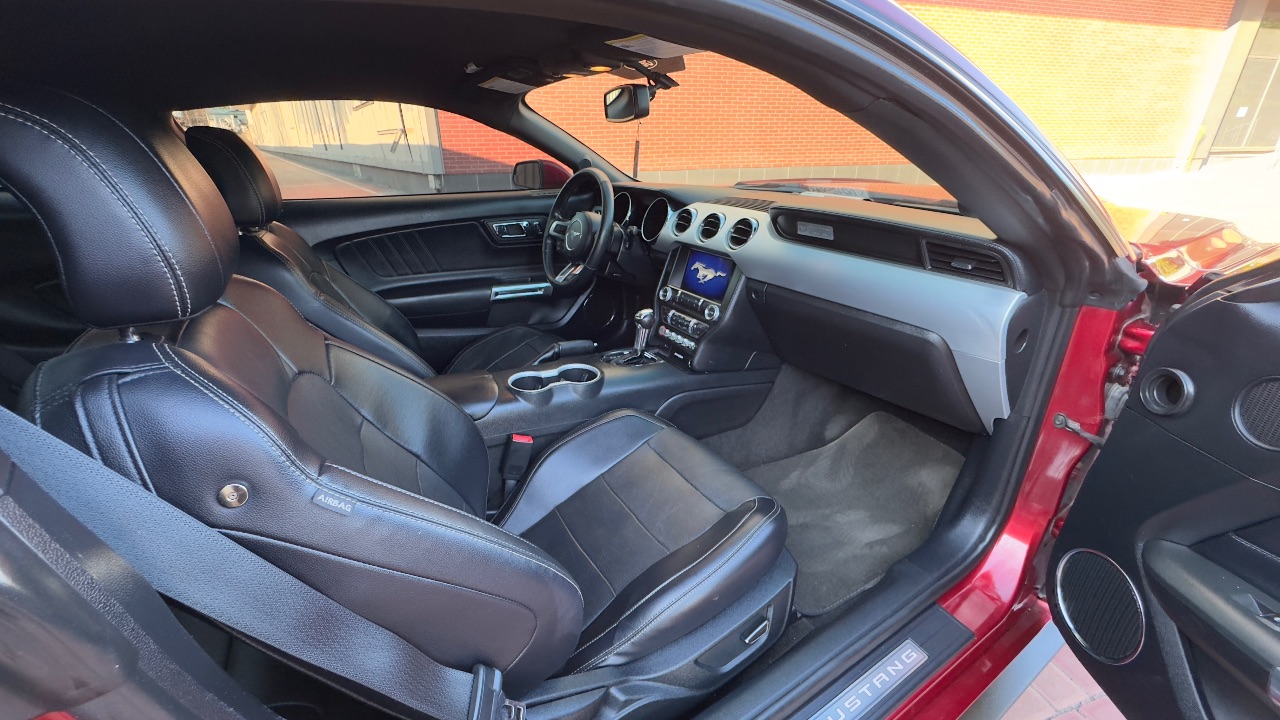 Ford Mustang - фото 5